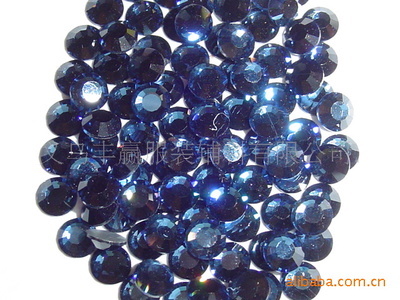 繽紛鉆飾，點(diǎn)亮創(chuàng)意時(shí)尚——探秘義烏豐贏服裝輔料廠家的中東鉆、仿捷克鉆與DMC